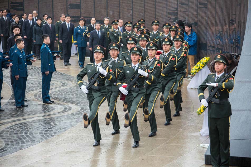 China realiza cerim?nia de enterro de restos mortais de soldados regressados da Coreia do Sul