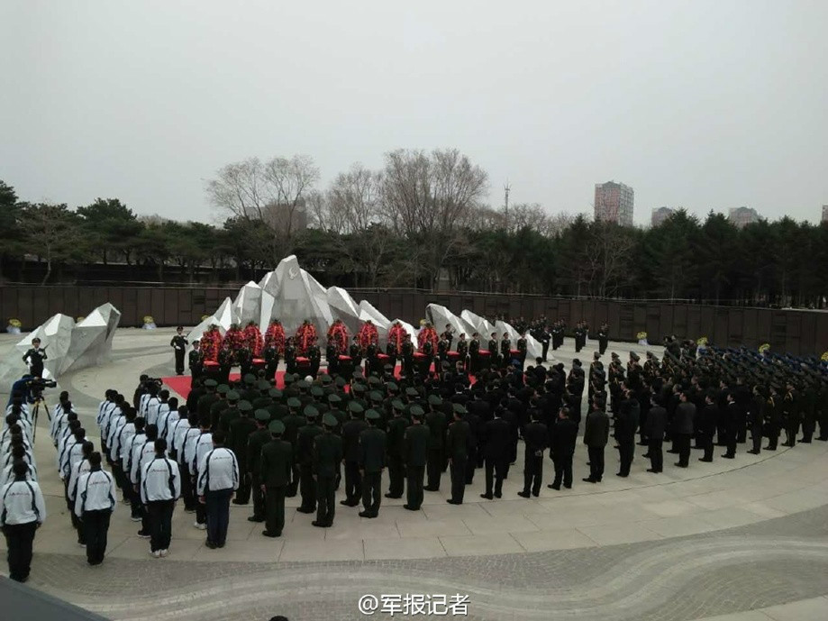 China realiza cerim?nia de enterro de restos mortais de soldados regressados da Coreia do Sul