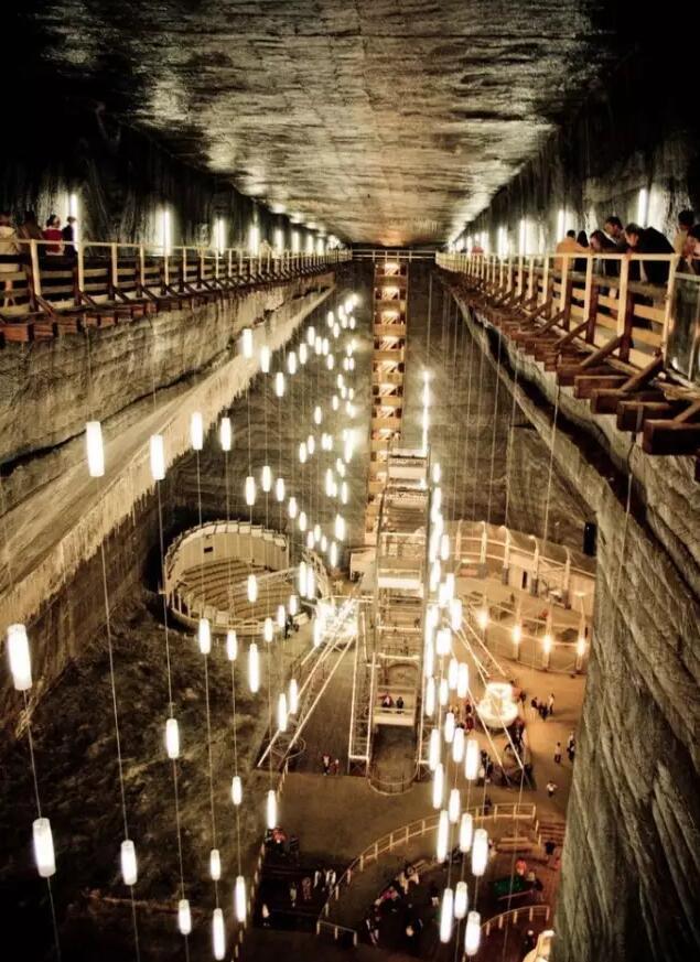 Mina de sal de milhares de anos torna-se parque de divers?es na Roménia