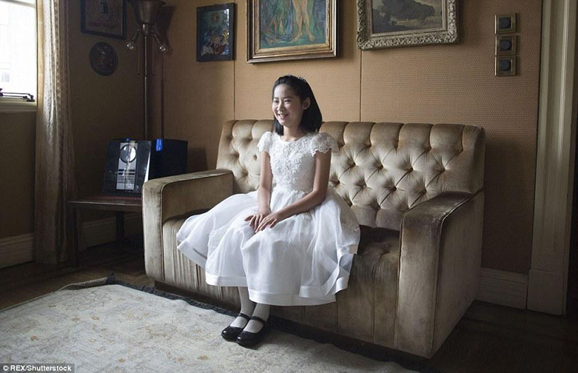 Cursos de etiqueta britanica atraem filhos de famílias ricas de Shanghai