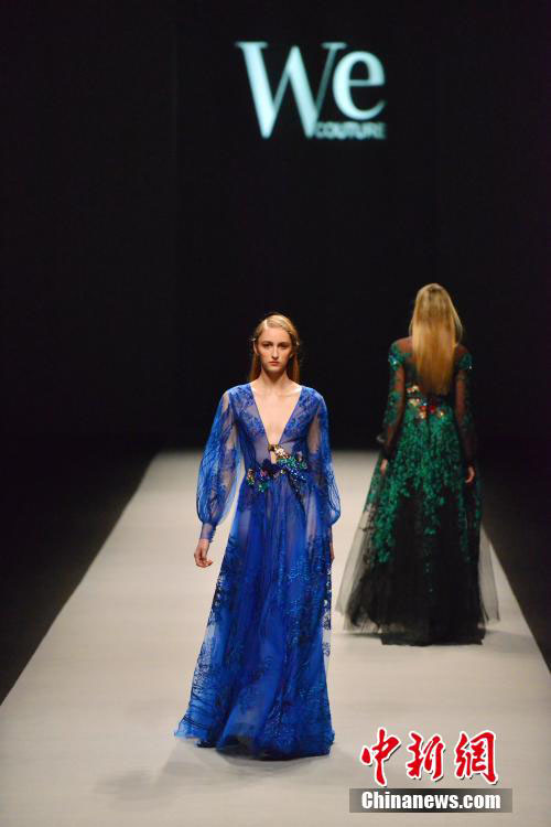 Modelos apresentam cole??es Outono/Inverno na Semana da Moda de Shanghai