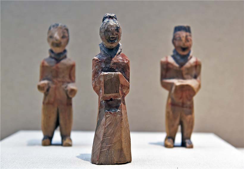 Relíquias culturais alusivas à Rota da Seda em exibi??o no centro da China