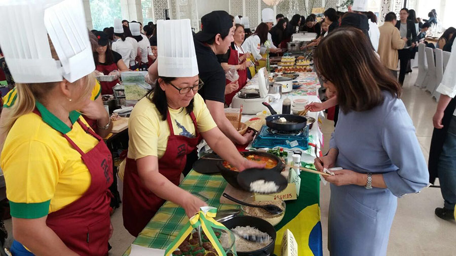 Brasileiras em Beijing viram MarterChef para ajudar bebê órf?o