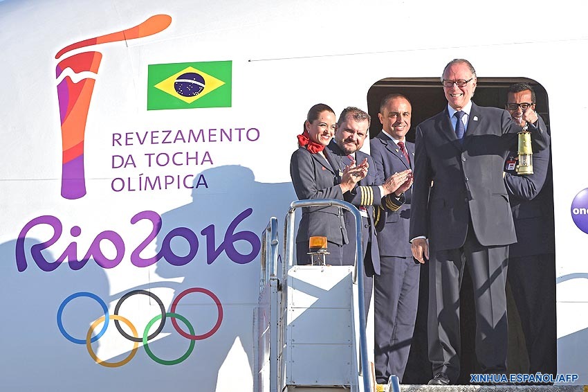 Rio 2016: Tocha olímpica do Rio 2016 come?a giro de 95 dias pelo Brasil