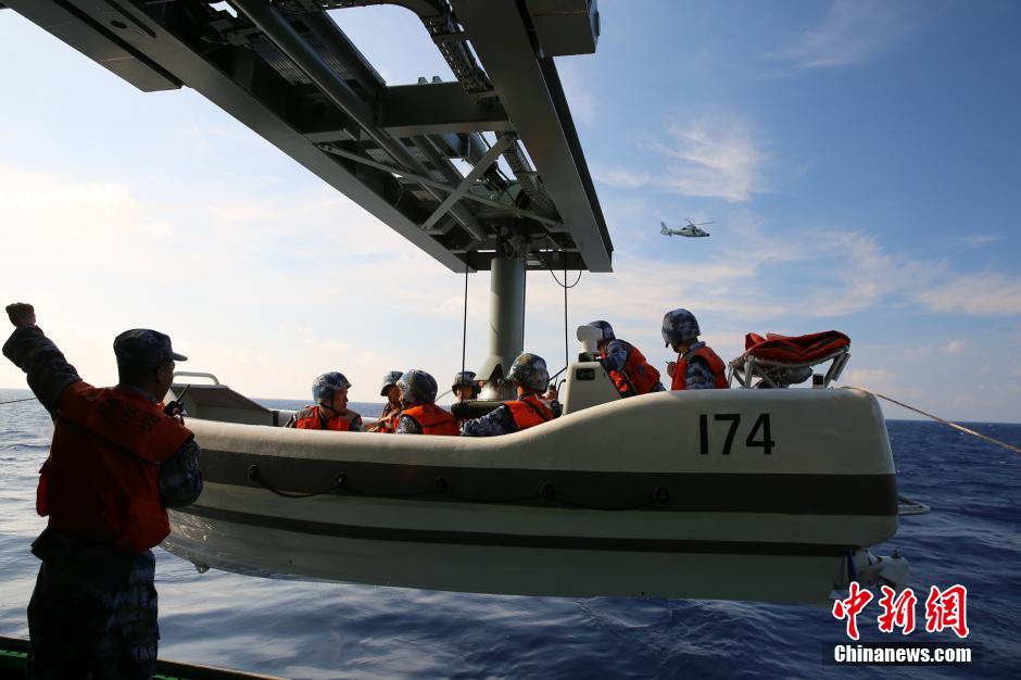Marinha chinesa realiza exercício de resposta à circunstancias especias no MSC