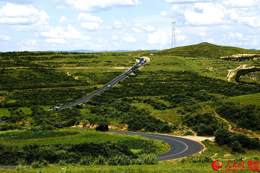 Rodovia de Hebei envolta em paisagens sublimes come?a a cobrar ingressos de entrada