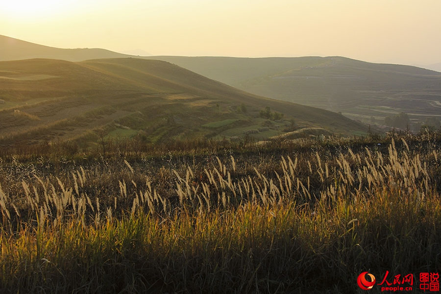 Rodovia de Hebei envolta em paisagens sublimes come?a a cobrar ingressos de entrada