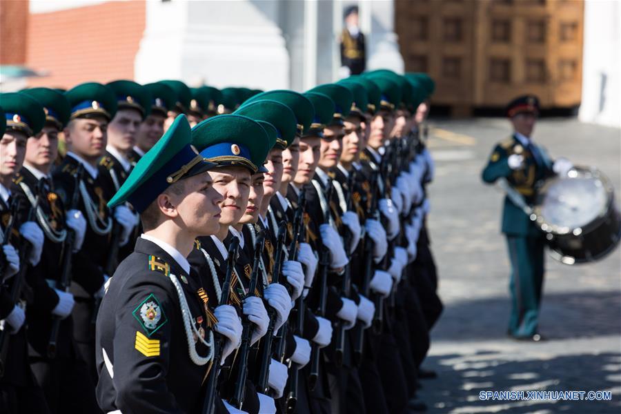 Parada militar do Dia da Vitória mostra a 