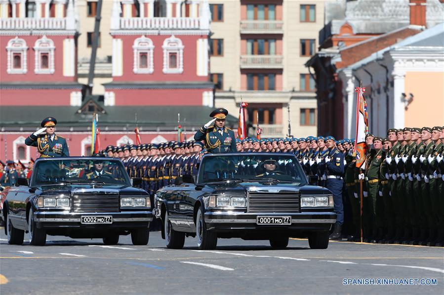 Parada militar do Dia da Vitória mostra a 
