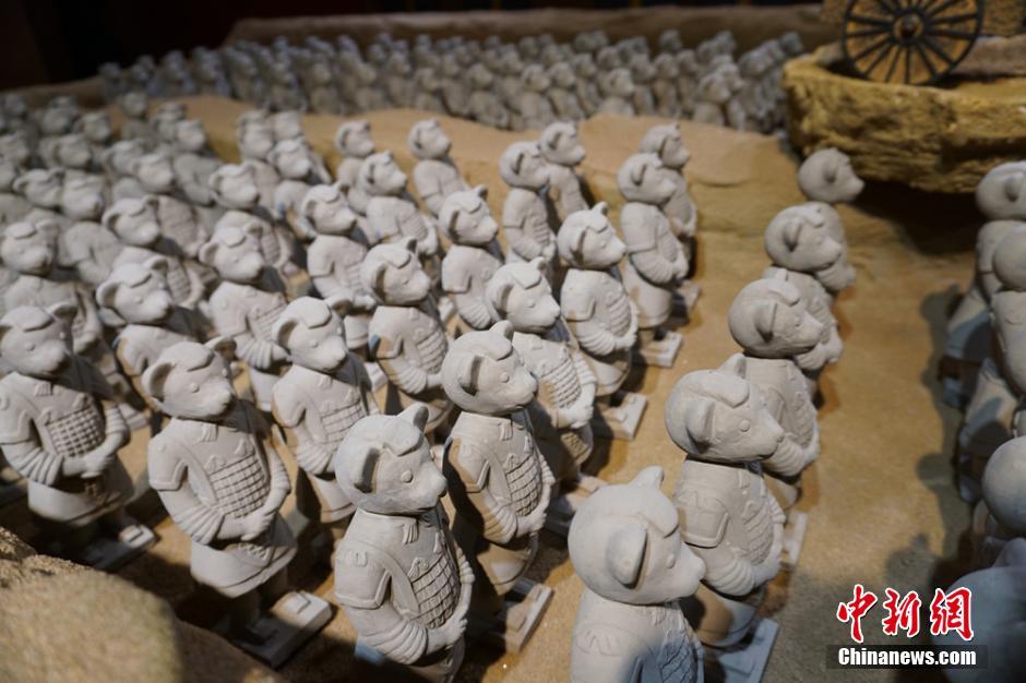 “Ursinhos de terracota” em exposi??o em Wuxi