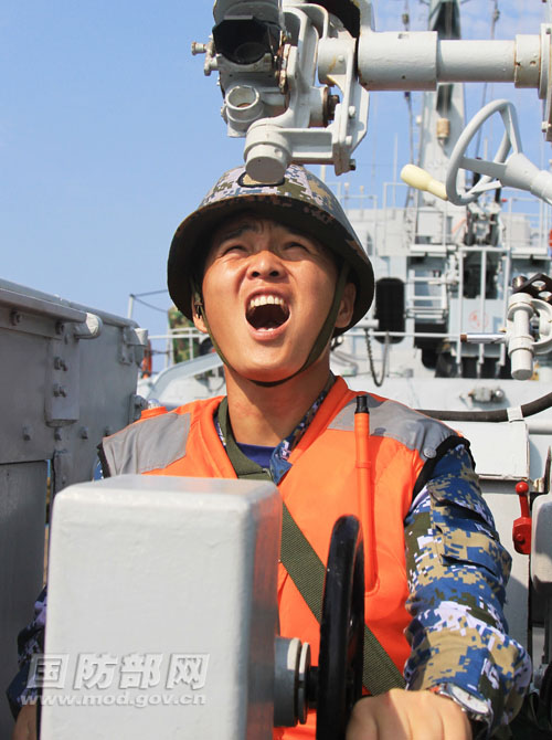 Frota do Mar do Sul da China realiza exercício de simula??o de cenário de guerra