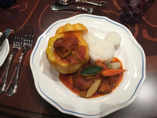 Disneylandia de Shanghai responde a reclama??es sobre comida cara