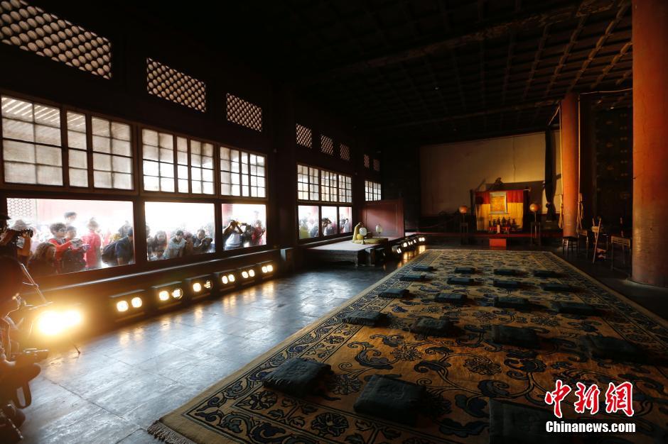 Cidade Proibida instala sistemas de ilumina??o no interior dos seus pavilh?es