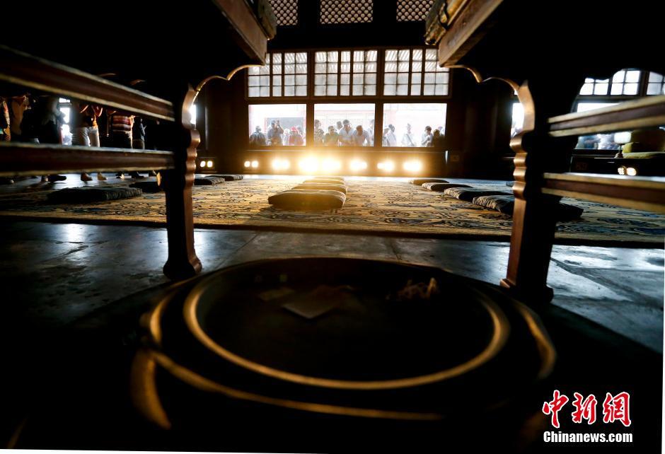 Cidade Proibida instala sistemas de ilumina??o no interior dos seus pavilh?es