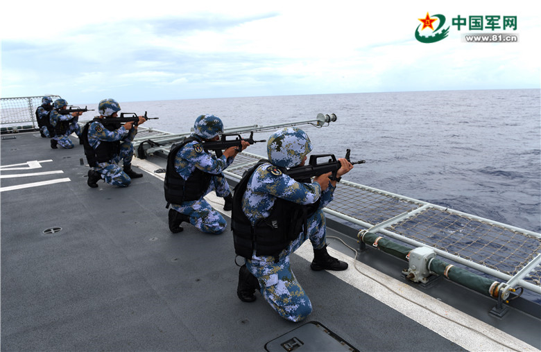 Marinha chinesa realiza manobras táticas com muni??o real