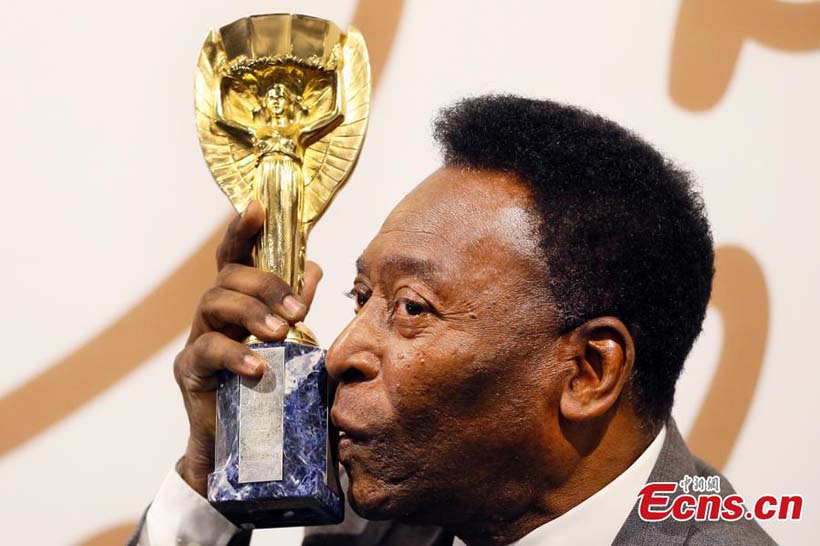 Pelé oferecerá 2 mil itens das suas lembran?as pessoais dos tempos de futebolista para leil?o