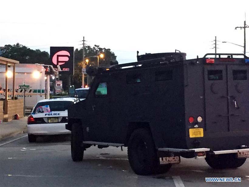 Tiroteio em discoteca LGBT na Florida provoca pelo menos 50 mortos e 53 feridos