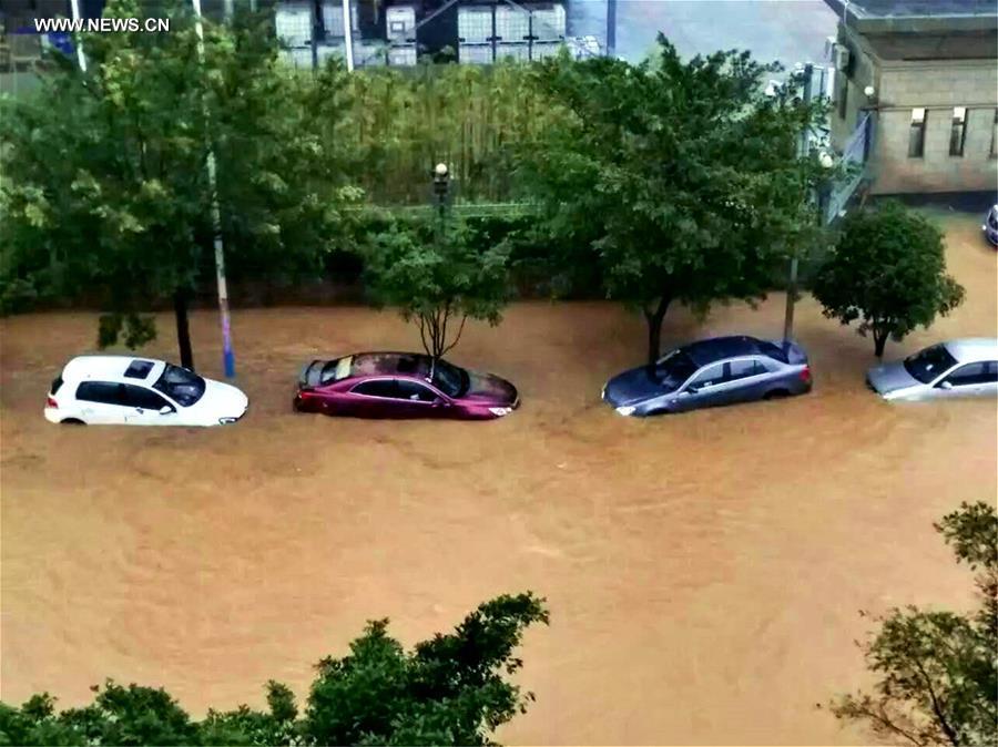 Chuva pesada deixa um morto e outro desaparecido no sul da China