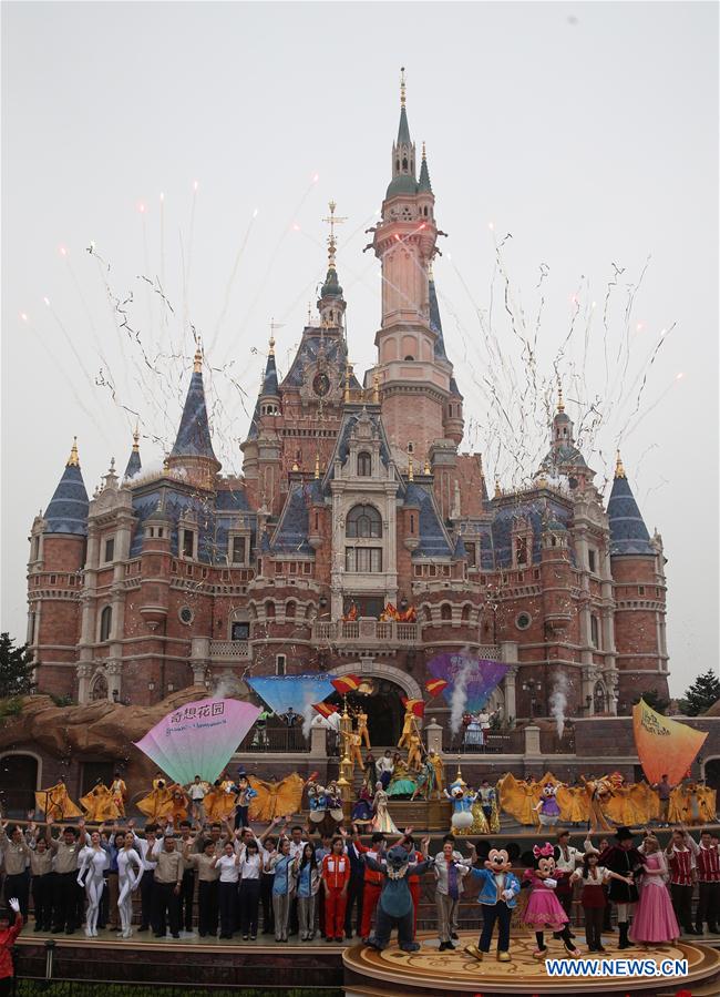 Disney inaugura seu primeiro parque na parte continental da China