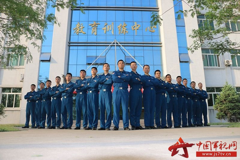 Alunos pilotos do ELP e da Tsinghua s?o nomeados para for?a aérea chinesa