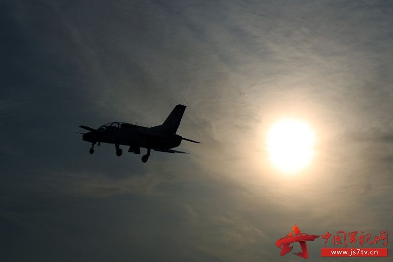 Alunos pilotos do ELP e da Tsinghua s?o nomeados para for?a aérea chinesa