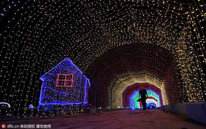 Milh?es de LEDs criam mundo de fantasia no noroeste da China