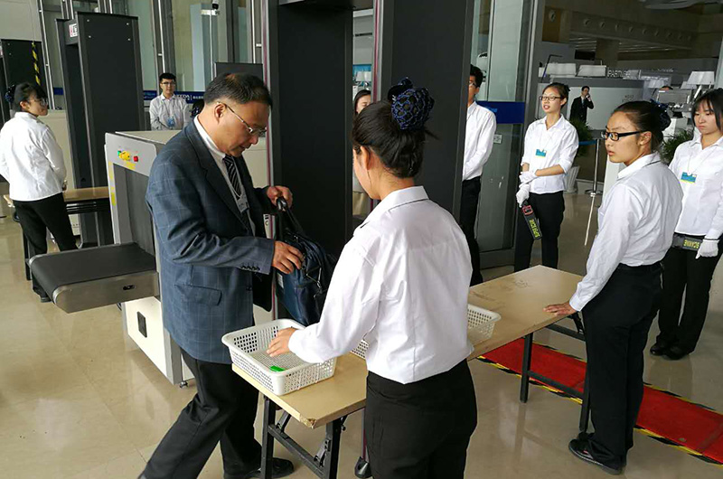 O Fórum de Davos de ver?o 2016 é inaugurado em Tianjin