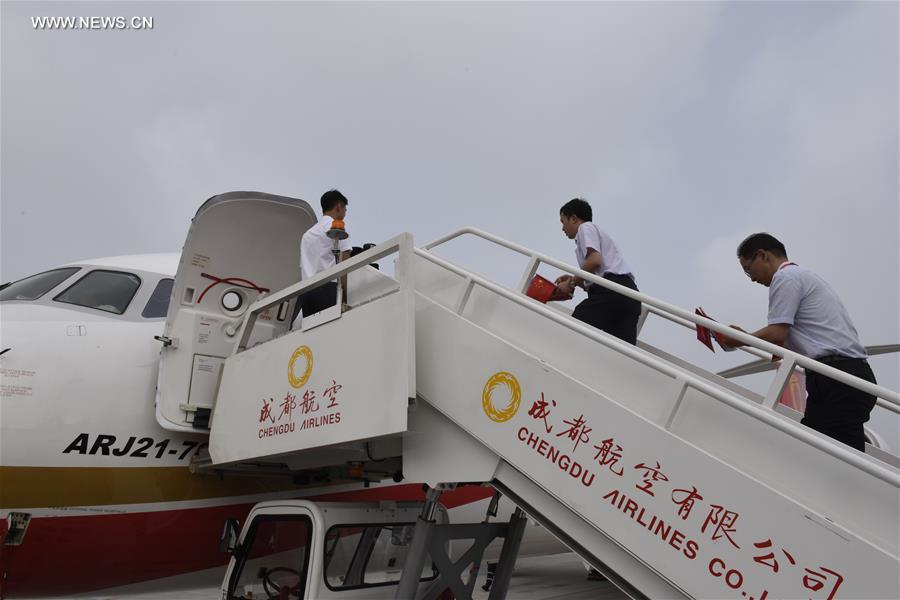 Primeiro jato regional da China come?a a operar