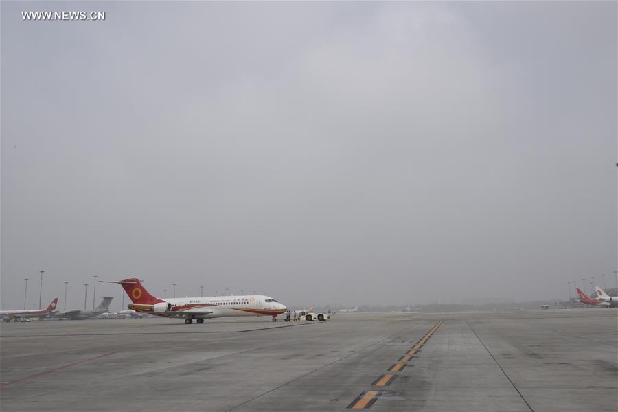 Primeiro jato regional da China come?a a operar