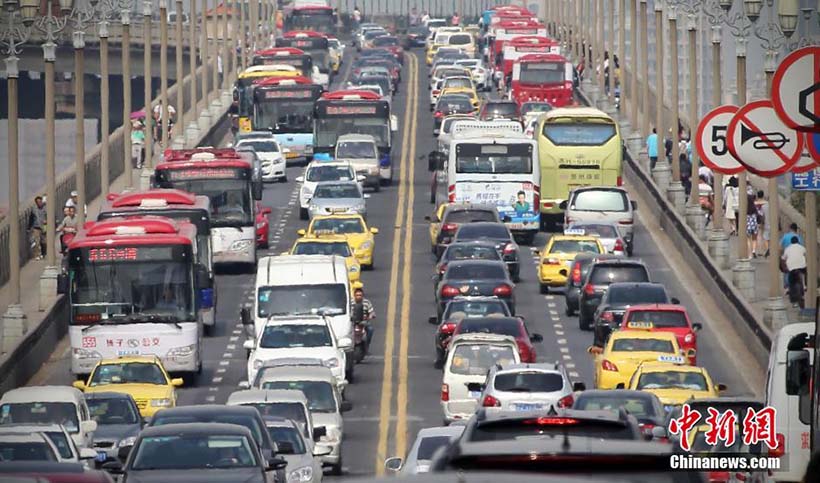 Primeira ponte sobre o Rio Yangtzé será encerrada para repara??es