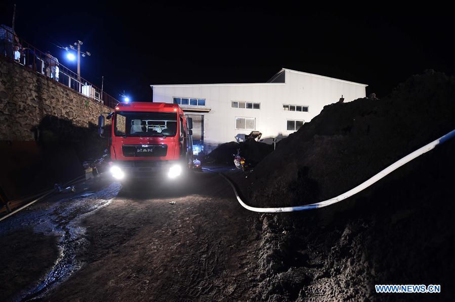 Incêndio em mina de carv?o aprisiona 13 mineiros no nordeste da China