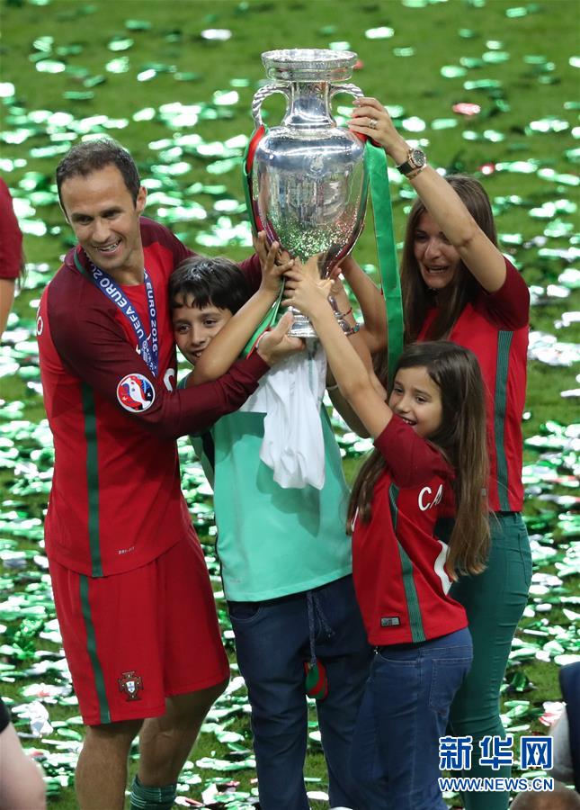 Portugal sagra-se campe?o europeu pela primeira vez na história