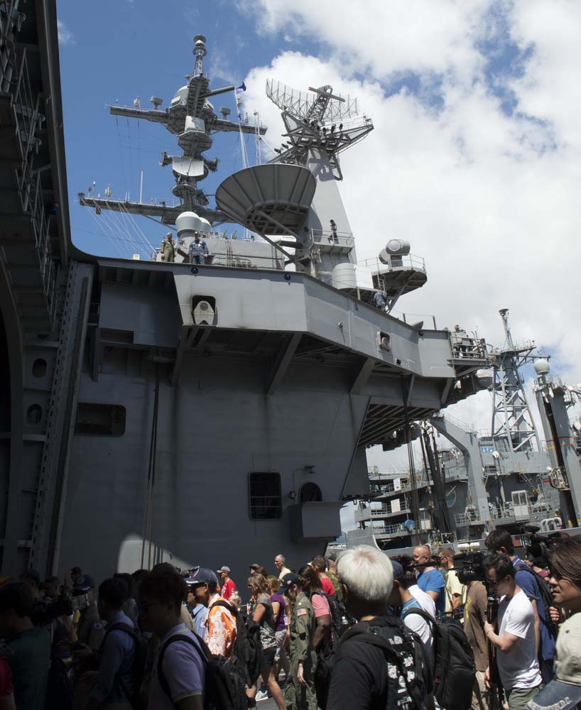 Navios chineses participam do evento do dia de abertura do exercício RIMPAC2016