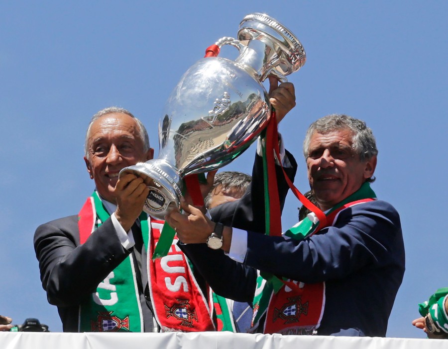 Portugal recebe sele??o nacional em apoteose