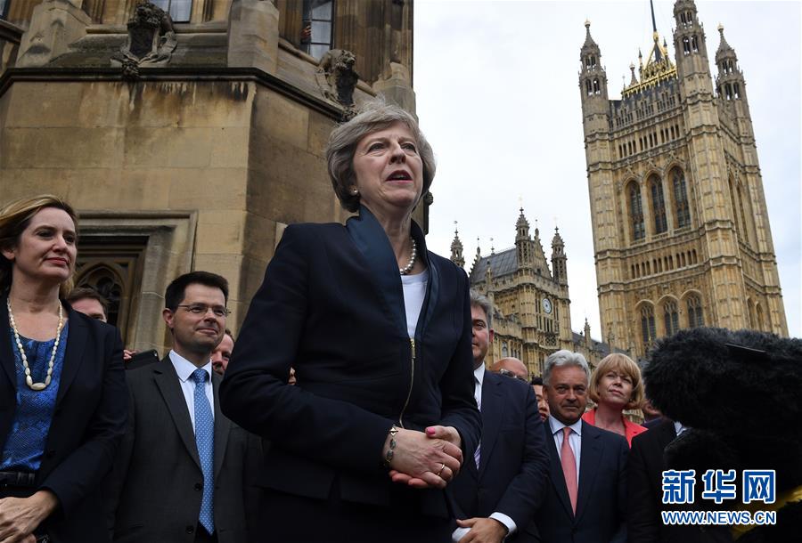 Theresa May irá liderar o Reino Unido como segunda primeira-ministra na história britanica