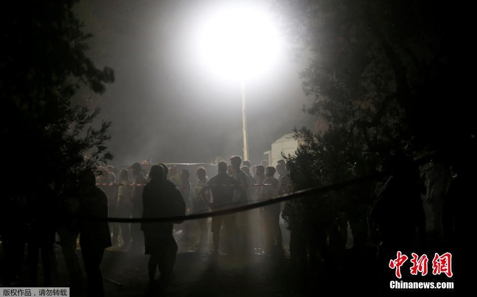 Colis?o entre dois trens deixa dezenas de mortos e feridos em Itália