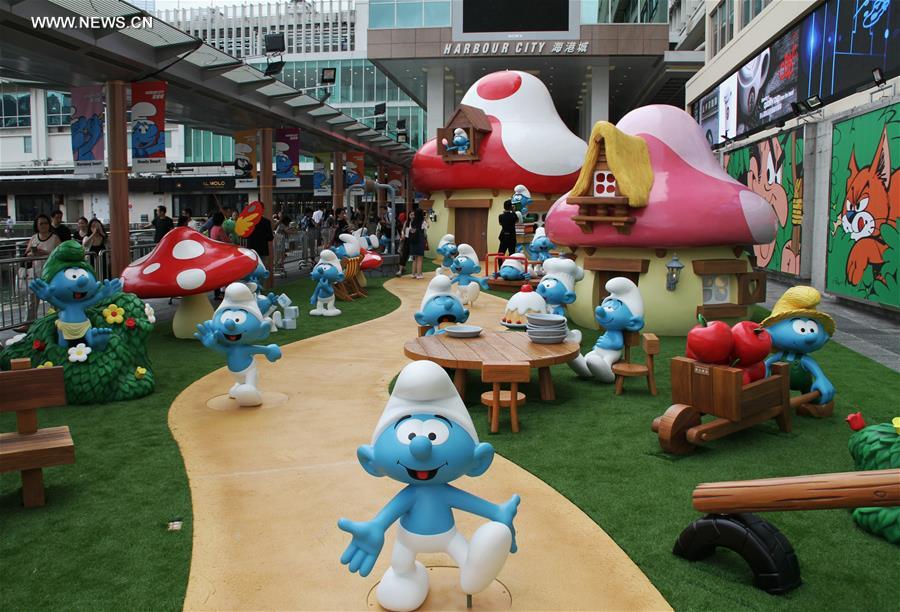 Hong Kong realiza exposi??o artística “Somos Todos Smurfs”