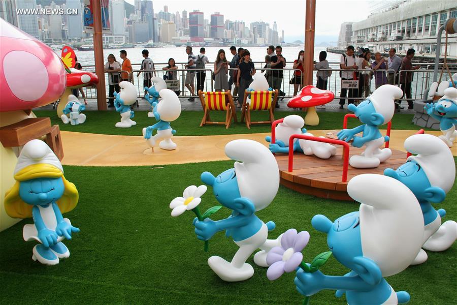 Hong Kong realiza exposi??o artística “Somos Todos Smurfs”