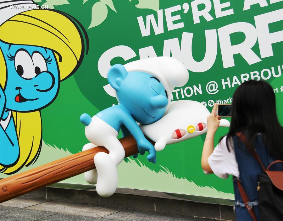 Hong Kong realiza exposi??o artística “Somos Todos Smurfs”