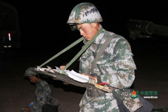 Exército chinês realiza treino entre teatros
