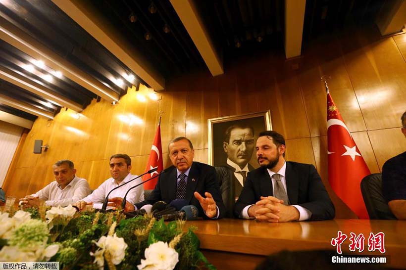 Tentativa de golpe militar deixa 290 mortos, diz Ministério das Rela??es Exteriores da Turquia