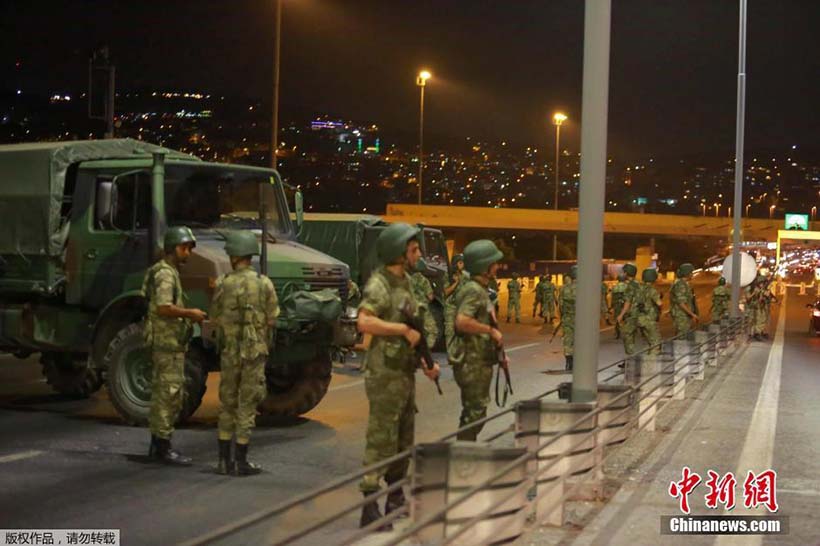 Tentativa de golpe militar deixa 290 mortos, diz Ministério das Rela??es Exteriores da Turquia