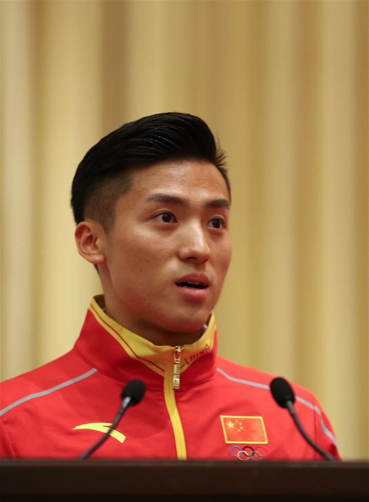 Delega??o olímpica chinesa recebida em cerim?nia no Grande Sal?o do Povo