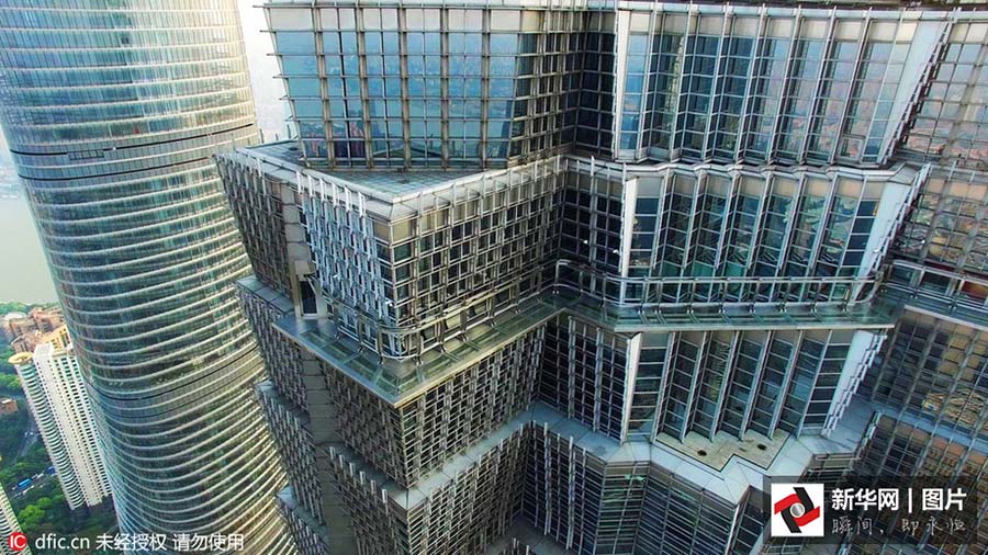 Arranha-céus em Shanghai inaugura pista de observa??o no 88o andar ao público