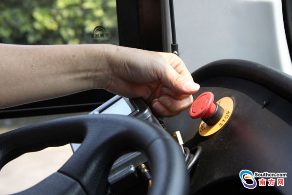 Novo ?nibus no sul da China facilita fuga de emergência