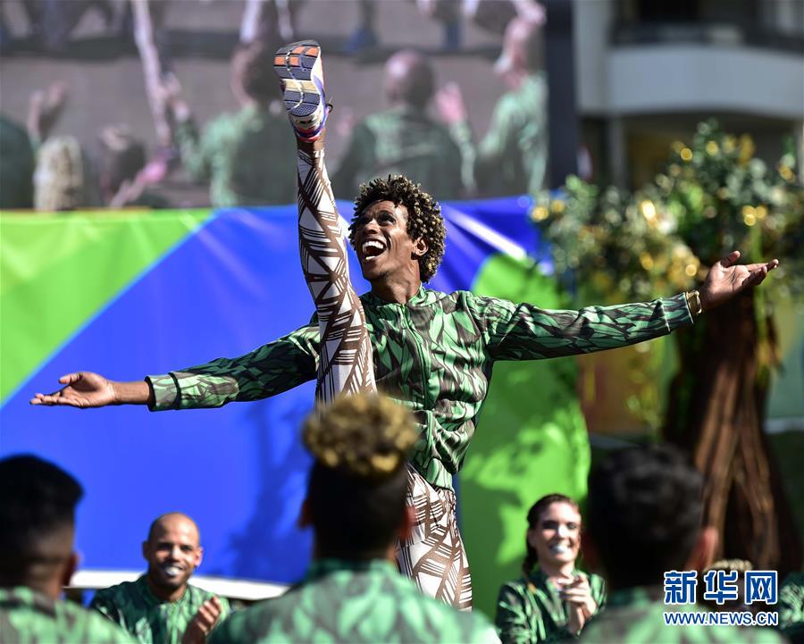 Vila Olímpica realiza cerim?nia de hasteamento das bandeiras