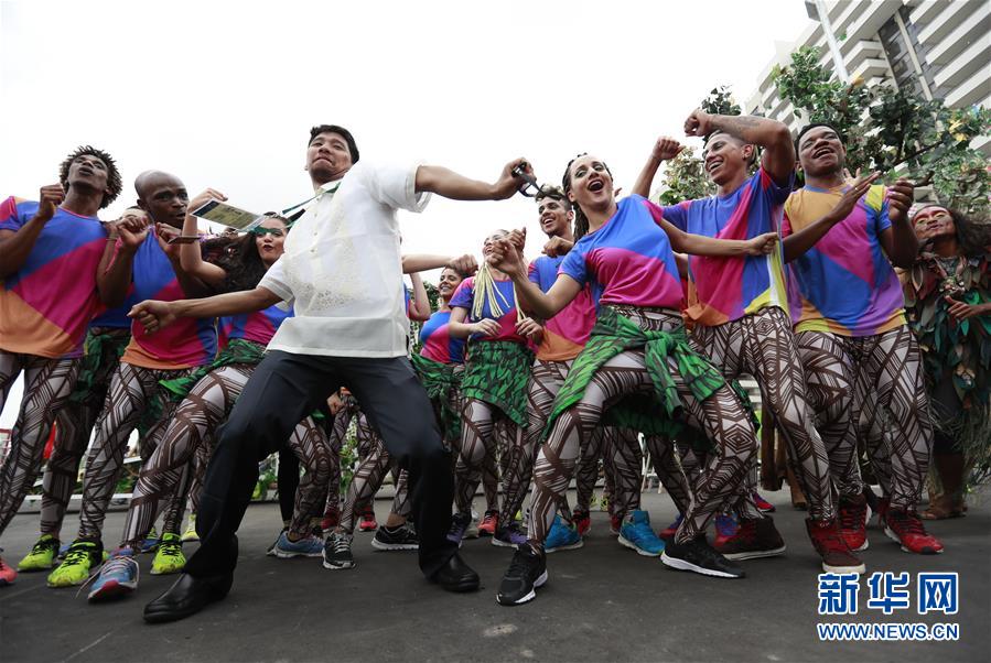 Vila Olímpica realiza cerim?nia de hasteamento das bandeiras