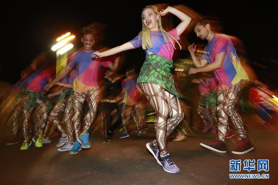 Vila Olímpica realiza cerim?nia de hasteamento das bandeiras