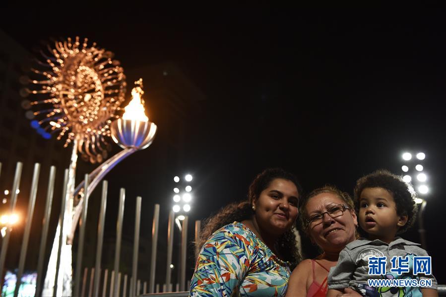Rio 2016 estabelece pira popular no centro da Cidade