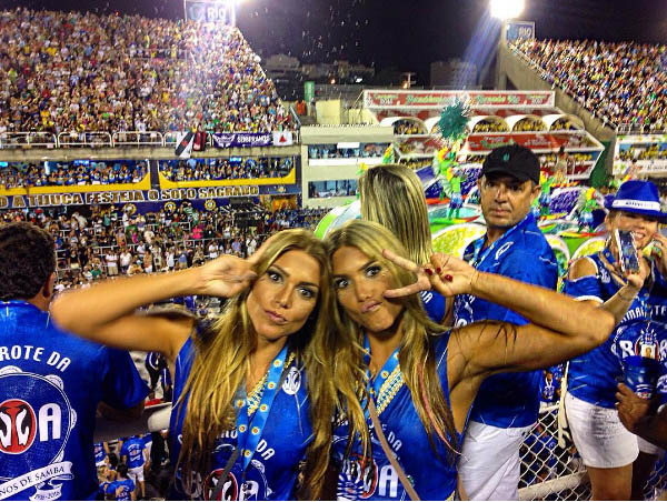 Rio 2016: Gêmeas brasileiras do nado sincronizado chamam aten??o  